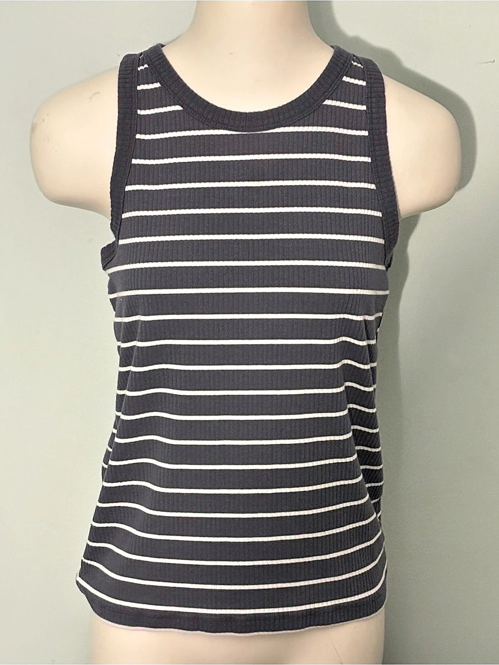 GAP Women's Slim Fit Ribbed Tank Top Gray & White